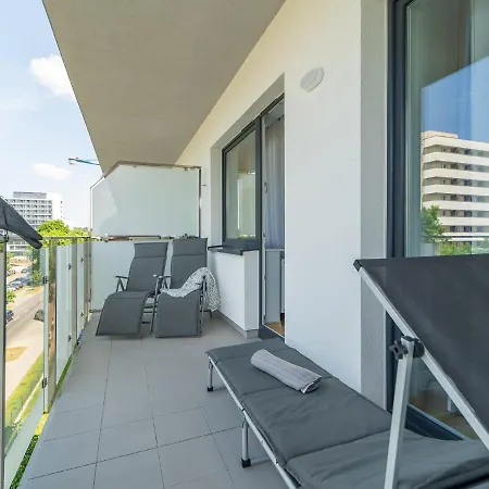 Apartment Blizej Morza 102 Z Prywatnym Garazem I Rowerami W Cenie Kolobrzeg