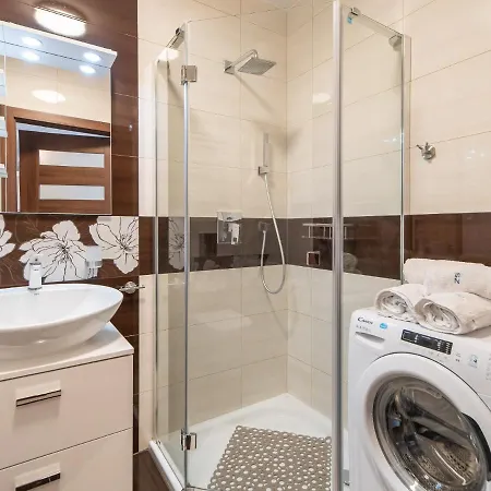 Apartment Blizej Morza 102 Z Prywatnym Garazem I Rowerami W Cenie Kolobrzeg
